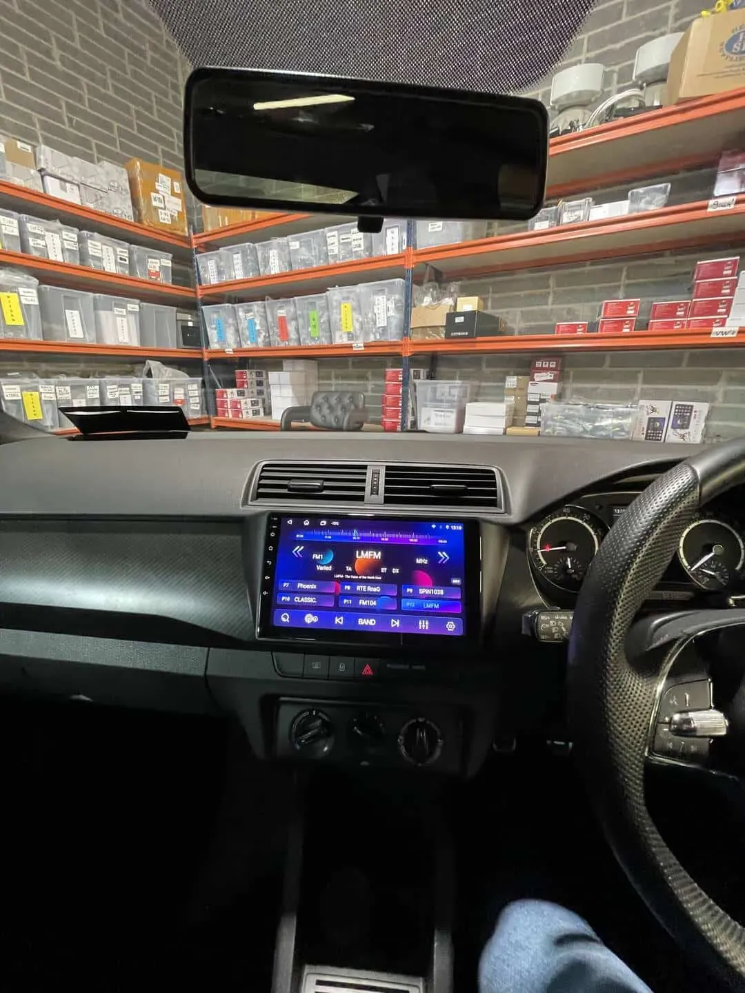 Skoda Fabia — Apple CarPlay & Android Auto