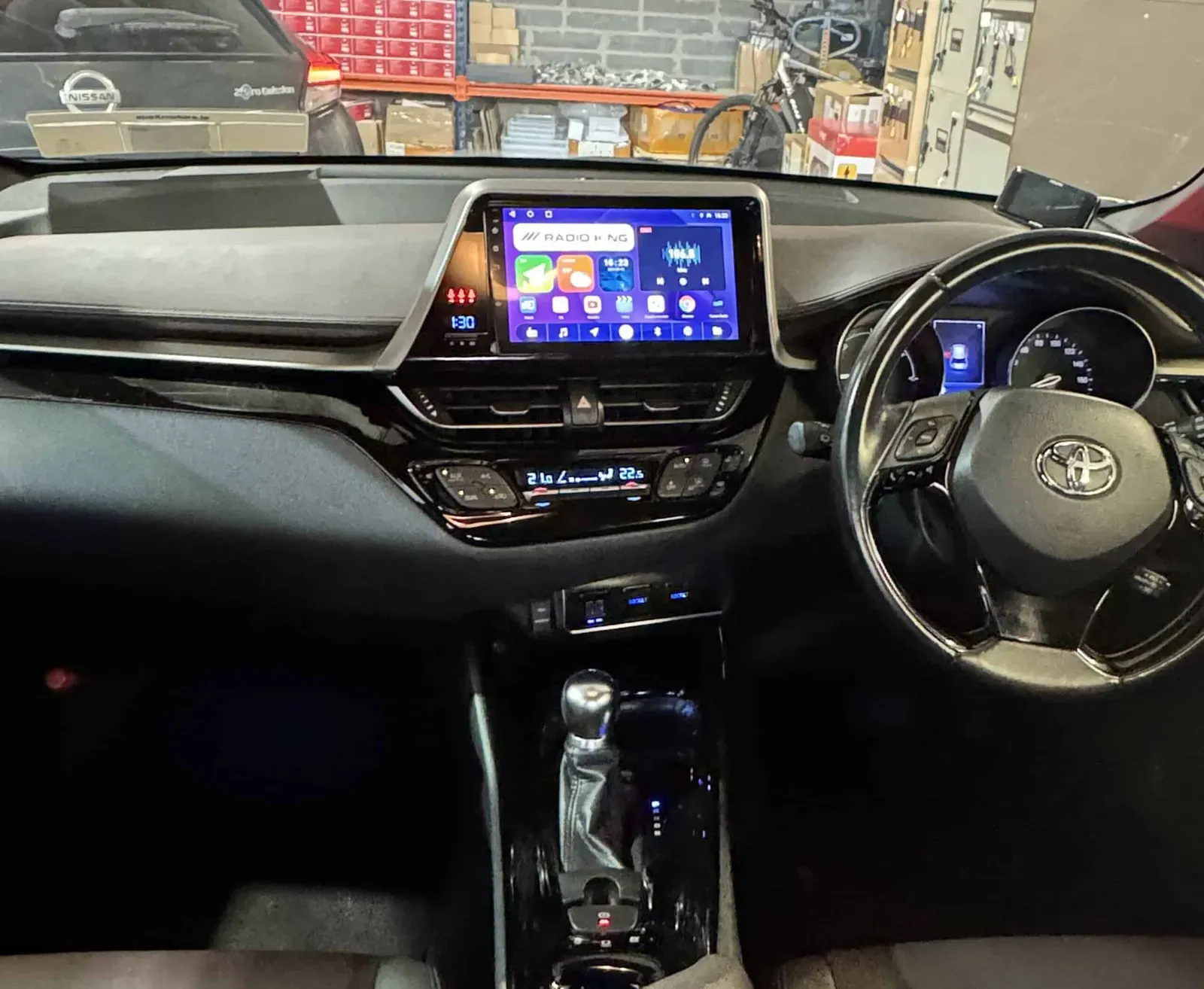 Toyota C-HR Apple CarPlay & Android Auto Radio