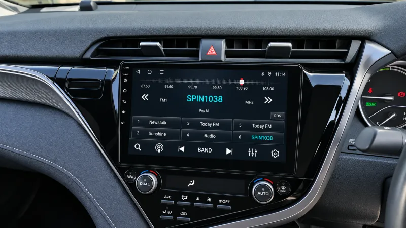 Apple CarPlay & Android Auto — Toyota Camry — photo 1