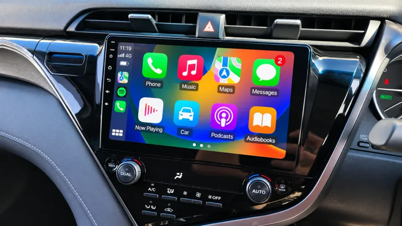 Apple CarPlay & Android Auto — Toyota Camry