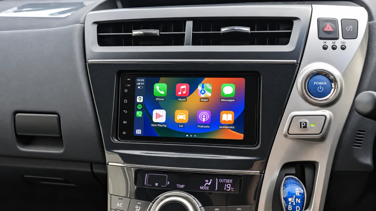 Toyota Prius Alpha — Apple CarPlay & Android Auto