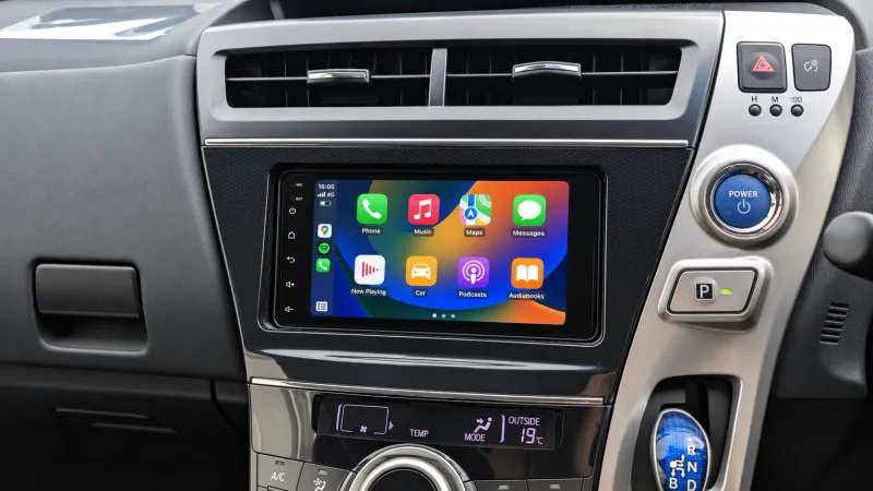 Toyota Prius Alpha — Apple CarPlay & Android Auto