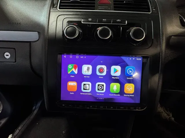 Volkswagen Touran Apple CarPlay & Android Auto Radio