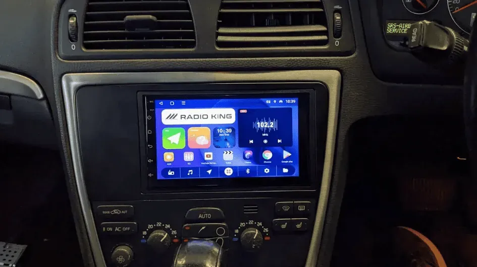 Volvo V70 Apple CarPlay & Android Auto Radio