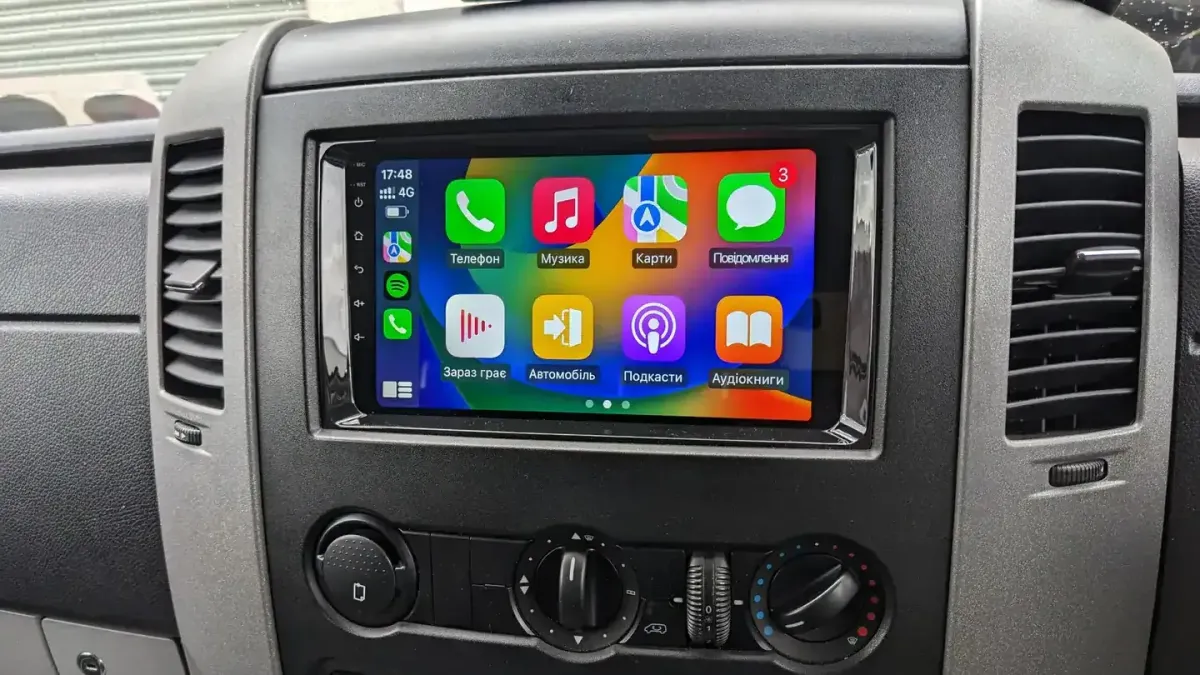 VW Transporter — Apple CarPlay & Android Auto