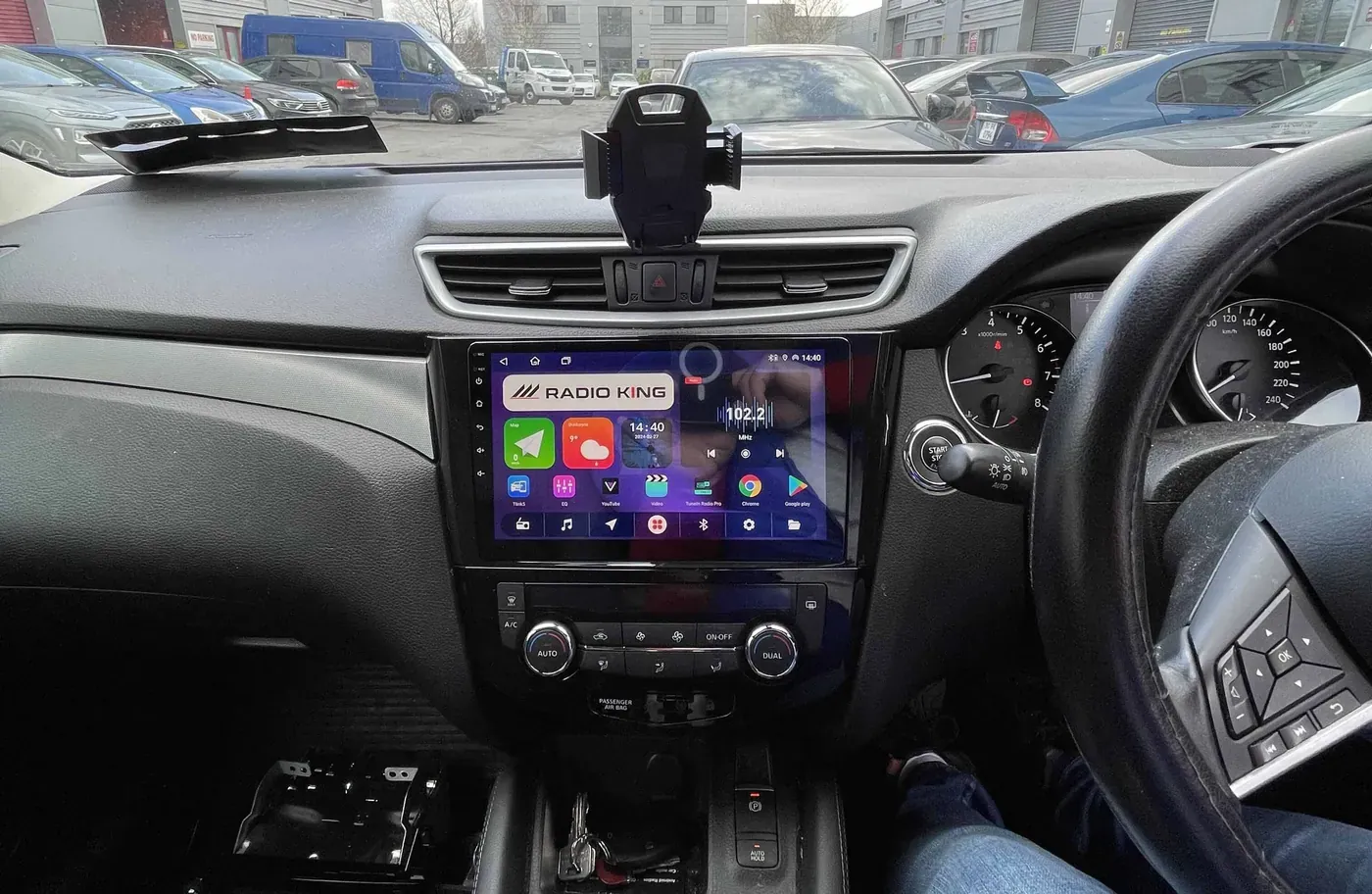 Nissan Qashqai with a Radio King Android head unit and a phone holder on the dash