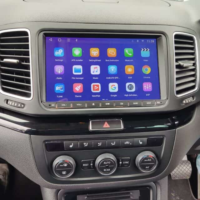 Android car radio system with CarPlay integration for Toyota and Hyundai vehicles.