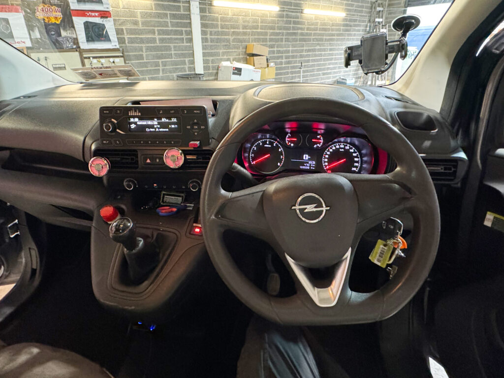 Car Stereo Installation 1 IMG 02823 - Radio King Ireland - Android Car Radios and CarPlay Systems